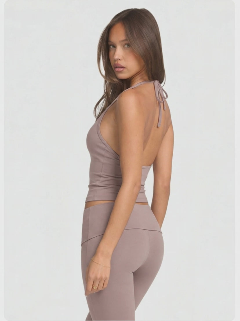 Yoga Set: Flare Pants & Tank Top for Ultimate Comfort and Performance